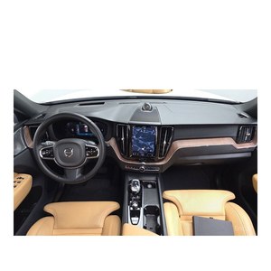 Volvo XC60 B5 Ultimate 2023 con Cámara Trasera, Caja de Cambios Automática, Asientos de Cuero, Volante a la Izquierda - 24,969 km, Color Brillante - Product Image 6
