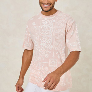 Camiseta de Manga Corta Rosa para Hombre con Estampado Paisley, Cuello Redondo, Corte Holgado, Estilo Casual, 100% Algodón Jersey - Product Image 5