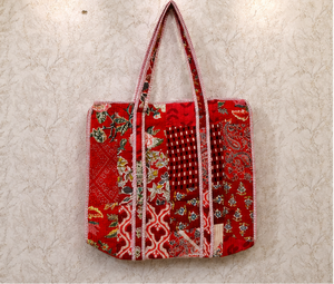 Bolso Tote Acolchado Rojo Hecho a Mano para Mujer, de Algodón Floral Estilo Boho, Bolso de Hombro Grande, Venta al por Mayor para Exportación - Product Image 4