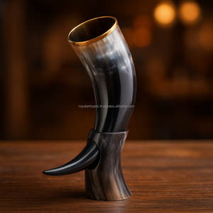 Corne à boire viking médiévale polie de style animal écologique moderne avec supports en fer, cornes naturelles - Product Image 3