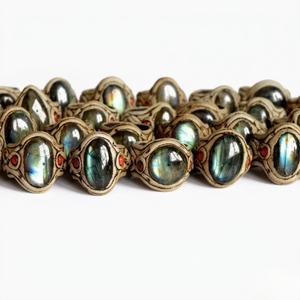 Bague exclusive en labradorite, coupe cabochon lisse |   Bijoux en pierres précieuses naturelles |   Bague en pâte polymère style bohème pour femme, cadeau 2026 - Product Image 3