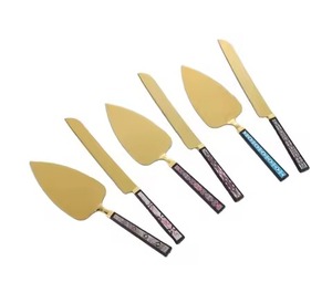Ensemble de coupe-gâteau de luxe éco-responsable Crafts Village, couteau en acier inoxydable, spatule de service, ustensiles de service pour desserts, options personnalisables - Product Image 6
