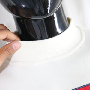 เสื้อสเวตเชิ้ตคอเต่า PATS CREAM สีแดง 100% ปักลาย Applique คอเสื้อกว้าง ด้ายคุณภาพดี - Product Image 6