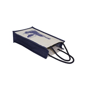 Sac d'emballage pour bouteille de vin en coton blanc et bleu avec poignée en corde, compartiment intérieur pour bouteille, motif lettre en jute laminé PP - Product Image 4