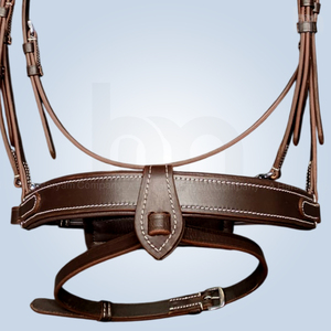 Brida de cuero marrón premium para caballo con costuras blancas elegantes y ceñuela de puño - Acolchada, anatómica, para equitación de caza y salto - Product Image 5