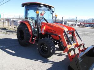Mini Tractor Bad Boy 5055CS de 8 HP con Tracción en las 4 Ruedas y Transmisión por Engranajes, con Cargador Frontal, Color Negro, para Uso Agrícola - Product Image 5