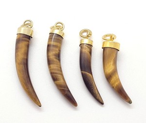 Pendentif en corne naturelle, pièce décorative artisanale, doté d'un matériau authentique, d'une finition supérieure et d'un charme artisanal distinctif - Product Image 1