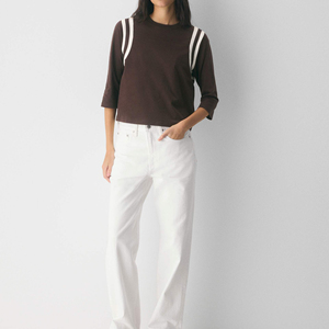 Camiseta de Mujer Holgada de Manga 3/4 con Cuello Redondo, 100% Algodón, Transpirable, Informal, con Logotipo Personalizado y Pedrería - Product Image 3