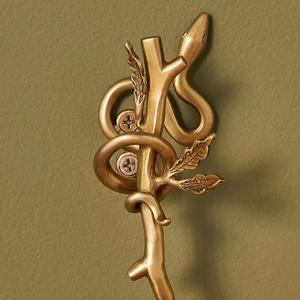 ตะขอแขวนผนังคู่แบบเรโทรฟาร์มเฮาส์ ทำจากสังกะสีและทองเหลือง สำหรับตกแต่งห้องน้ำหรือข้างเตียง - Product Image 1