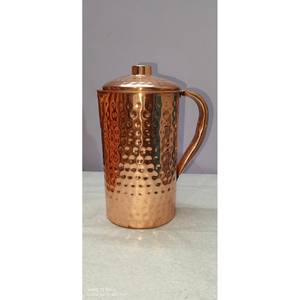 Jarra de agua de cobre es un elegante y reutilizable recipiente hecho de cobre que se usa comúnmente para almacenar y servir agua potable. - Product Image 4