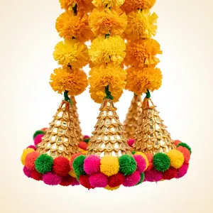 Guirnalda vertical de flores de caléndula con borlas doradas y pompones coloridos para decoración del hogar en Diwali, colgante de pared para la entrada. - Product Image 3