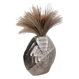 Vase de table en métal contemporain de valeur, fait main, design géométrique, finition argentée, sculpture décorative, hauteur 39 cm - Product Image 4
