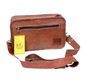 Sac à bandoulière vintage en similicuir Lowell Designer Craft pour femme, avec fermoirs et boucles métalliques, motif géométrique, pliable pour le voyage - Product Image 3