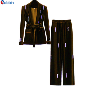 Nueva Llegada: Conjuntos Deportivos de Terciopelo Personalizados para Mujer, Ropa Profesional Sólida y Cómoda para Adultos, Ropa de Invierno, Transpirable y de Alta Venta - Product Image 6
