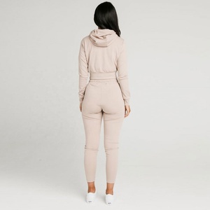 Conjunto deportivo de punto de alta calidad para mujer, de algodón grueso, de 2 piezas, top corto, sudadera con capucha y pantalones deportivos para mujer - Product Image 2