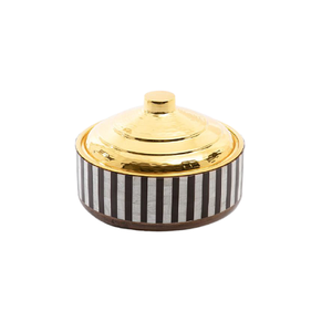 Casserole de service en bois au design tendance avec couvercle martelé en acier inoxydable poli or, pot de service alimentaire - Product Image 1