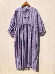 ชุดเดรสผ้าโปร่งลายดอกไม้ คอวีลึก ผ้าฝ้ายพิมพ์ลายด้วยมือ สไตล์ลำลองสำหรับฤดูร้อน ขายส่ง ระบายอากาศได้ดี แห้งเร็ว - Product Image 6