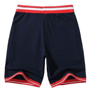 Shorts pour homme bleu marine uni avec cordon de serrage, bordure rouge et blanche, décontractés, respirants, en tissu tricoté, taille mi-haute - Product Image 2
