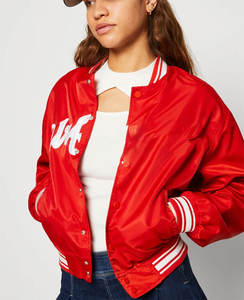 Venta al por mayor transpirable satén chaqueta de béisbol personalizado bordado impreso Logo Letterman Varsity estilo remache para hombres mujeres - Product Image 4