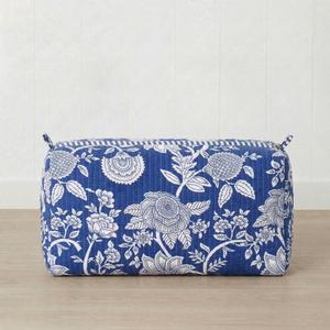 Trousse de Toilette Vintage Faite Main en Coton, Écologique, Imprimée à la Main Motif Floral, avec Fermeture Éclair – Lot de 3 (Petite, Moyenne, Grande) - Product Image 1