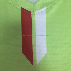 Maillot et chaussettes de football respirants professionnels personnalisés à séchage rapide avec design sportif, vêtements de football respirants à sublimation - Product Image 6