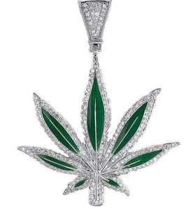 Pendentif Moissanite Feuille Verte, Collier Charme Argenté avec Accent Strass, Bijou Hip Hop, Cadeau - Product Image 2