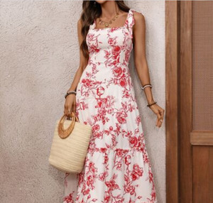 Vestido largo con estampado floral y tirantes - Product Image 1