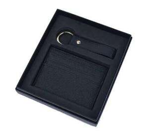 ชุดกล่องของขวัญกระเป๋าสตางค์แบบสั้นพร้อมที่ใส่บัตรหนัง PU Saffiano พิมพ์โลโก้ได้ พร้อมพวงกุญแจ สำหรับสุภาพสตรี แบบเปิดปิดง่าย - Product Image 4