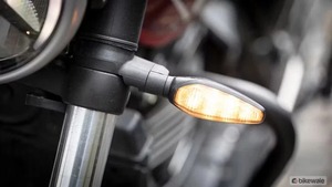 Clignotants arrière gauche et droit, directement de l'usine, compatibles avec Speed 400 et Scrambler 400x, disponibles TA401004 et TA401005 OEM - Product Image 3
