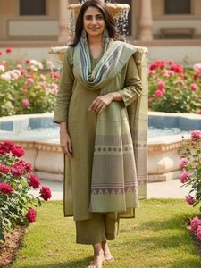 Traditional GREEN Floral Printed Cotton <b>Kurta</b> Set With Dupatta Loose Fit Floor-Length Casual Wear <b>For</b> <b>Women</b> India Pakistan Style - Product Image 3