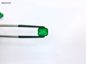 Esmeralda Natural de Zambia, Corte Octogonal Facetado, 3A, 5.50ct, Gema Suelta de Alta Calidad para Diseño de Colgante - Product Image 3