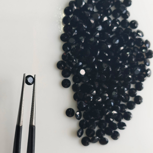 พลอยออนิกซ์สีดำธรรมชาติ ขนาด 4 มม. ทรงกลมเจียระไนแบบบริลเลียนท์ คุณภาพดีที่สุด พลอยเม็ดเดี่ยวสำหรับทำเครื่องประดับ ได้รับการรับรองจากเรดเมาน์เทน เจมส์ - Product Image 1