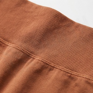 Ensemble de sport deux pièces pour femme : soutien-gorge et short de yoga, idéal pour la course, le fitness et l'entraînement - Product Image 5