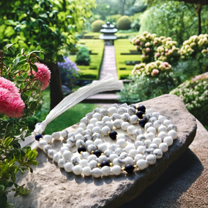 Venta al por mayor Natural Howlite 108 anudado Mala Bead Yoga joyería artista indio estilo bohemio collares con cuentas para compromiso - Product Image 1