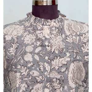 เสื้อท็อปส์ลำลองพิมพ์ลายดอกไม้สไตล์วินเทจสำหรับผู้หญิงทุกคน ใส่ได้ทั้งฤดูร้อนและฤดูหนาว ทรงสวย ใส่สบาย แขนสั้น ติดกระดุม ผ้าฝ้าย 100% - Product Image 3