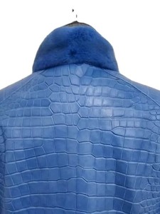 Chaqueta de Cuero PU con Estampado de Cocodrilo Azul para Hombre, con Cuello de Piel, Cierre de Cremallera Frontal, Estilo Motero, Chaqueta de Invierno - Product Image 4