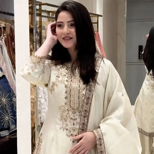 Ensemble Kurti Plazzo en soie GMY pure de qualité supérieure, brodé, avec dupatta en dentelle fantaisie - Product Image 2