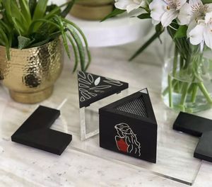 Quemador de incienso de lujo con incrustaciones de madera y acrílico, con diseño geométrico y arte de retrato femenino, difusor de madera aromática para uso en todas las estaciones. - Product Image 2