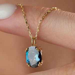 Collier Tanzanite avec pendentif ovale en argent sterling 925 plaqué or 14 carats, pierre de naissance de décembre, bijou élégant et minimaliste - Product Image 1