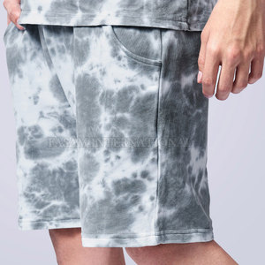 Conjunto de Pantalones Cortos Tie Dye Hechos a Medida por el Fabricante, Conjunto de Pantalones Cortos Tie Dye de Estilo Único y Moderno - Product Image 5