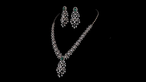 ชุดสร้อยคอทองคำชุบประดับเพชรและมรกตหรูหรา |   สร้อยคอและต่างหูสำหรับงานแต่งงานและวันครบรอบ |   เครื่องประดับเงิน - Product Image 4