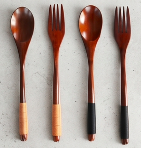 Ensemble de couverts en bois de qualité supérieure avec cuillères et fourchettes en bois de manguier, design minimaliste, pour le camping, les fêtes et les repas. - Product Image 1