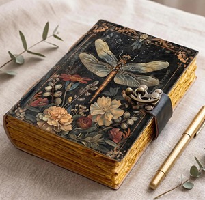Dragonfly Botanical Leder A5 Planer Tagebuch Handgefertigtes Blumen-Tagebuch mit Antik-Verschluss und Fadenbindung - Product Image 5
