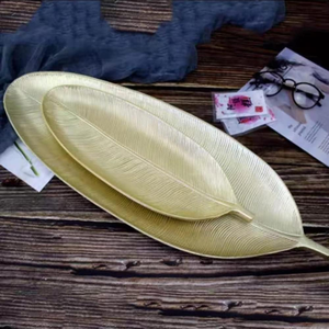 Ensemble de 3 plateaux décoratifs en métal doré en forme de feuille de bananier, élégants pour la décoration tropicale de la maison, les mariages et les hôtels - Product Image 5