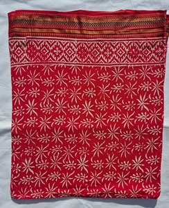 Paréo de plage en coton imprimé à la main rouge avec bordure Zari, motif floral, léger, style bohème, couverture de plage, écharpe indienne imprimée - Product Image 2