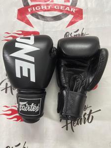 Guantes de Boxeo Fairtex ONE de Alta Calidad para Entrenamiento, Sparring y Fitness, Colores Personalizados Disponibles con Correa Segura para Adultos - Product Image 5