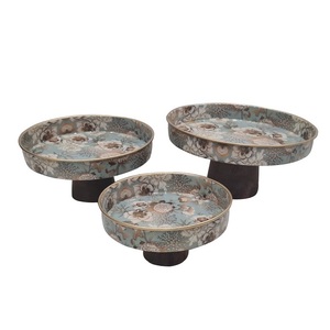 Juego de soportes para pasteles de metal martillado a mano con base de madera, expositor de postres y frutas para bodas, cumpleaños y celebraciones. - Product Image 2