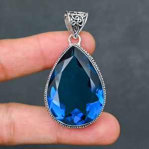 Magnifique pendentif en topaze bleue de Londres, pierre précieuse créée en laboratoire, en argent sterling 925, fait main, bijou statement, cadeau pour femme - Product Image 1