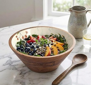 Bol à salade en bois fait main avec motif floral, style nordique, pour fruits et légumes, finition bois naturel - Product Image 1
