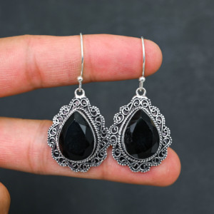 Pendientes Colgantes de Plata de Ley 925 con Ónix Negro Creado en Laboratorio, Corte Pera de 1.9 mm, 2 Piedras, Joyería Fina de Lujo, Personalizados y de Gran Venta - Product Image 4
